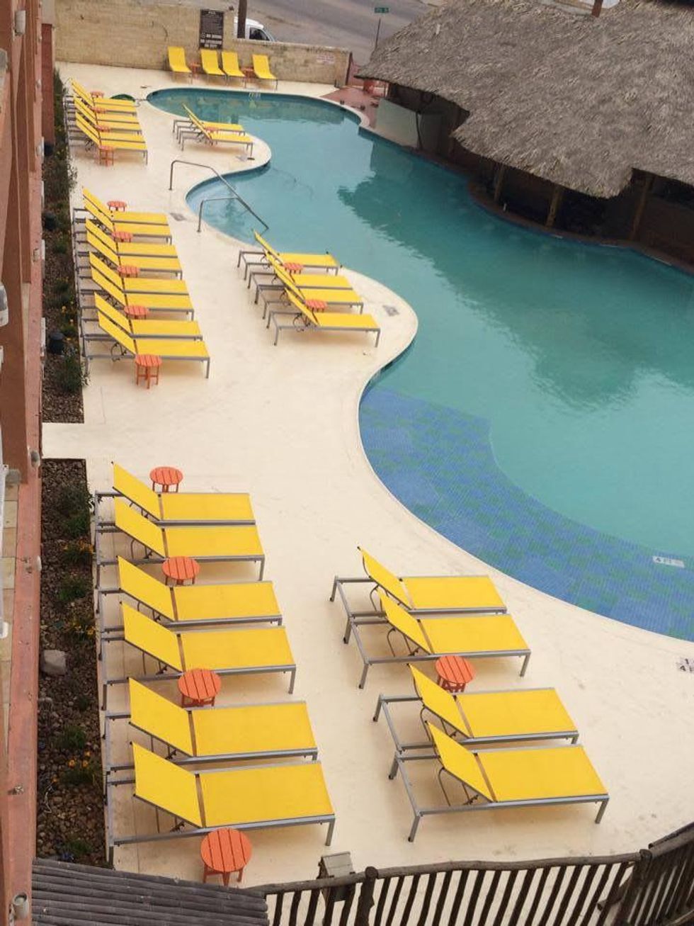 New swimup bar wants to change the drinking scene in Galveston Sexy