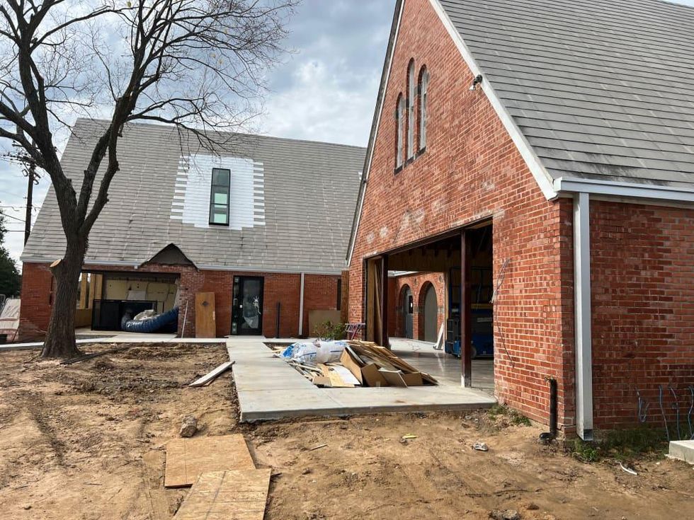 Loro Houston construction exterior