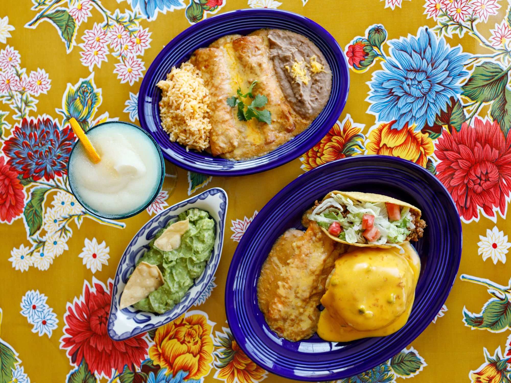 Los Tios food spread