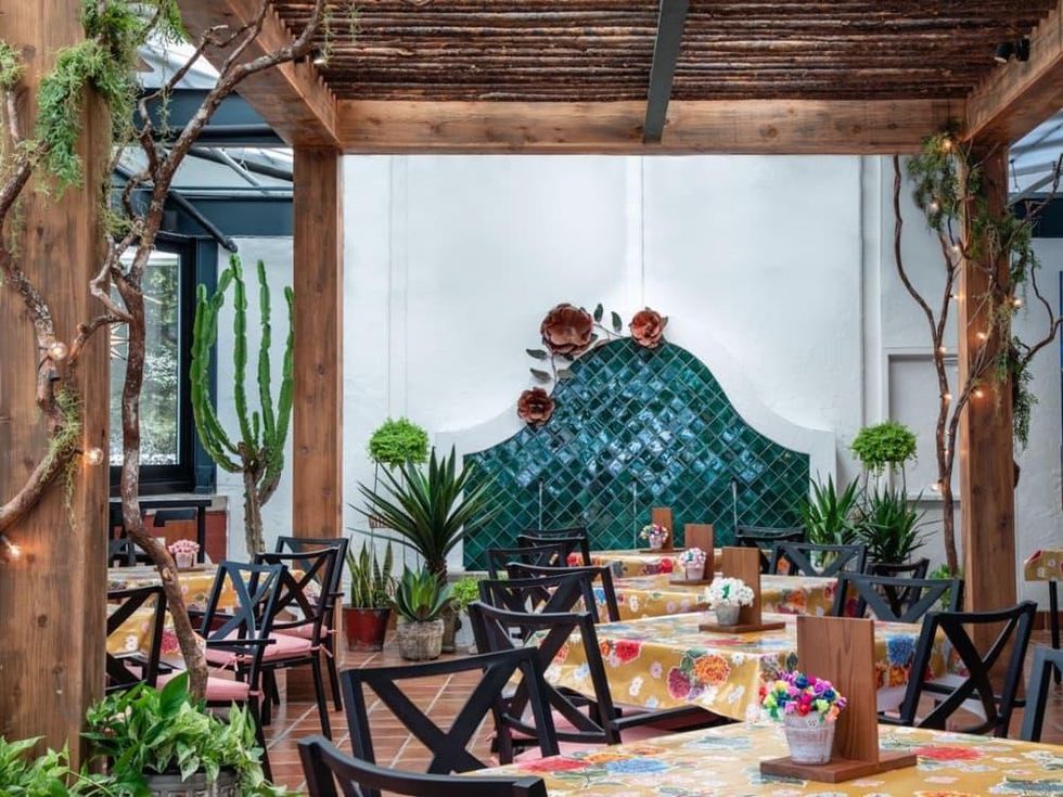 Los Tios Tanglewood patio