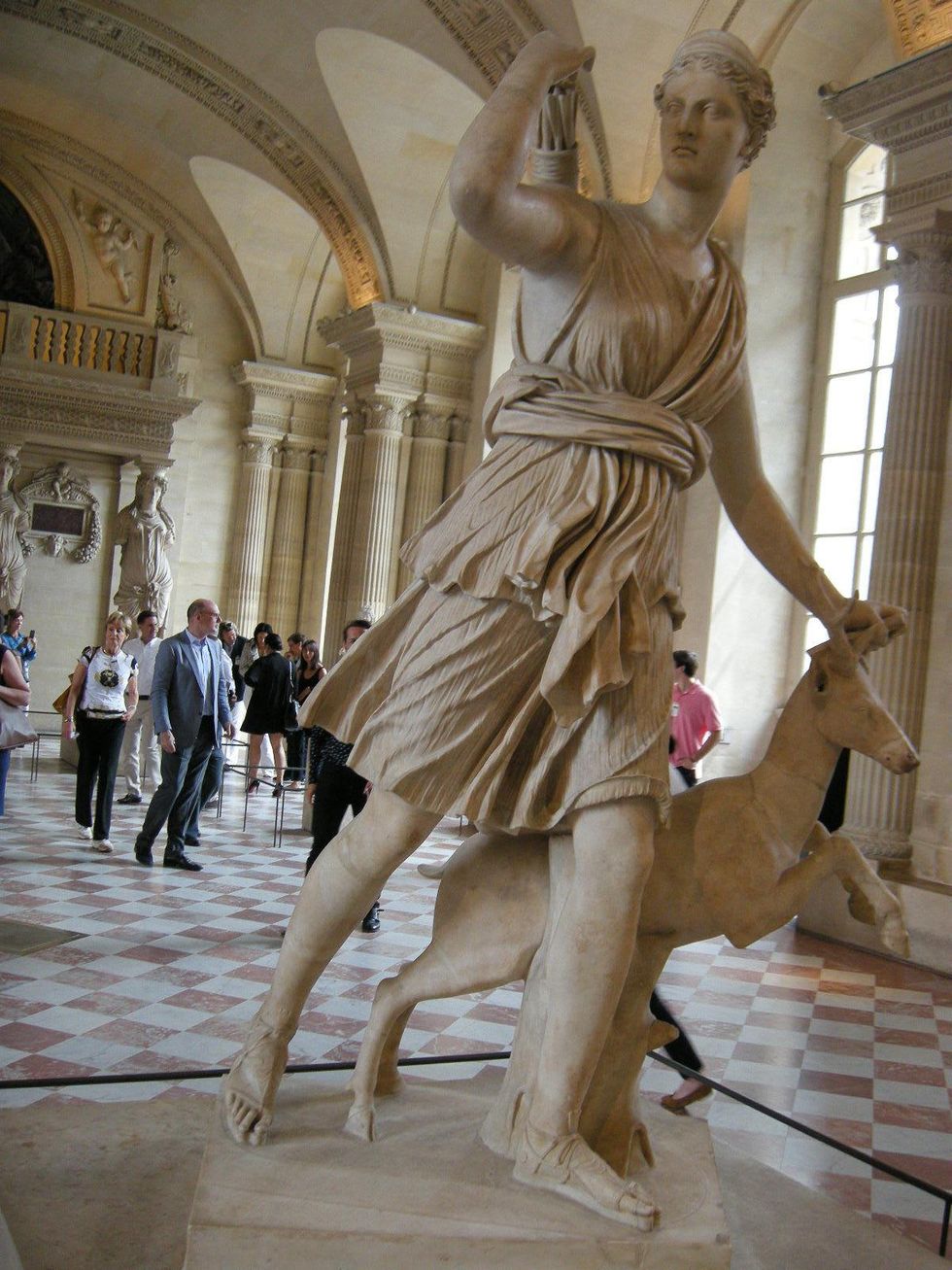Louvre Paris tour July 2013 statue