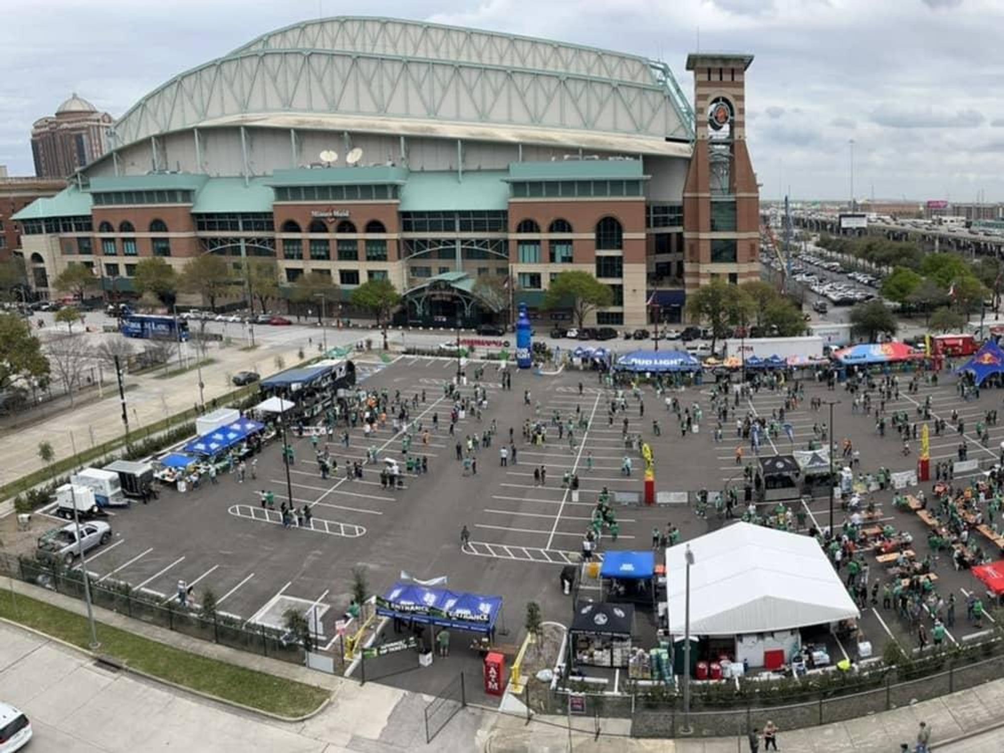 Lucky's Pub Street Fest downtown