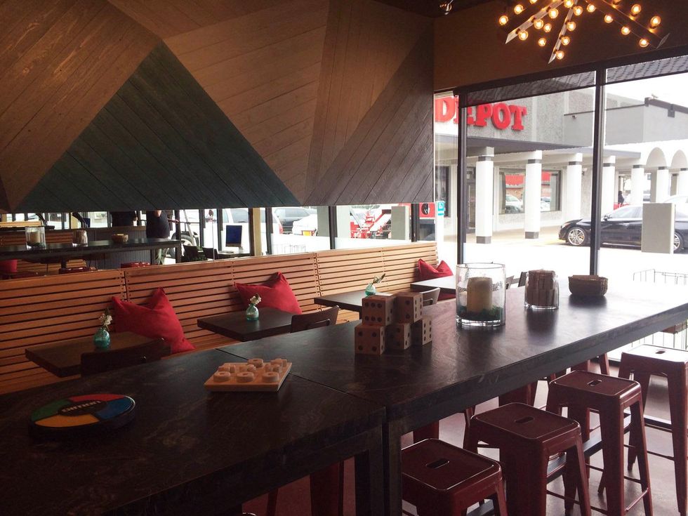 Luna Pizzeria Houston February 2014 interior