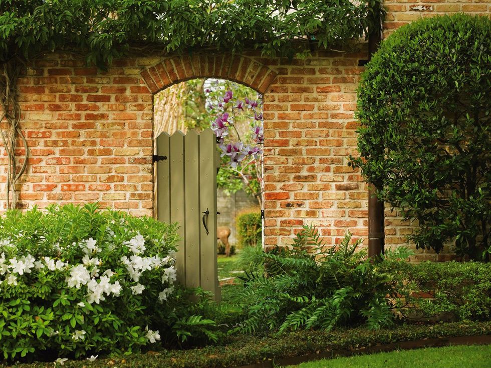 Lynn Herbert, River Oaks Garden Club, A Garden Book for Houston and the Texas Gulf Coast, March 2013, garden gate
