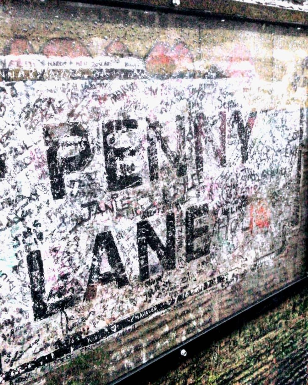 Magical Mystery Tour bus Liverpool Penny Lane
