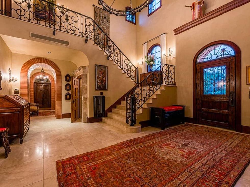 Mandola's estate in Austin foyer