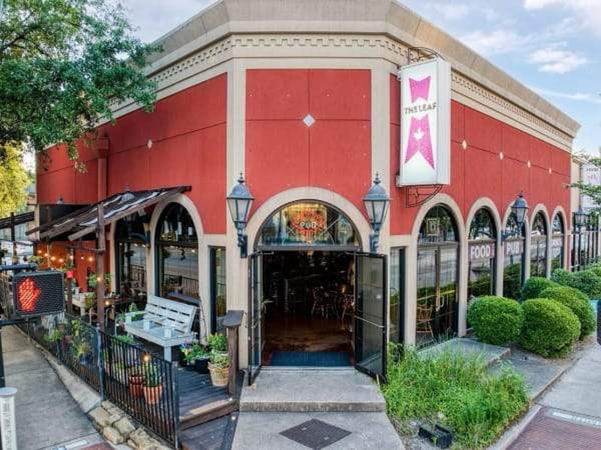 Maple Leaf Pub exterior