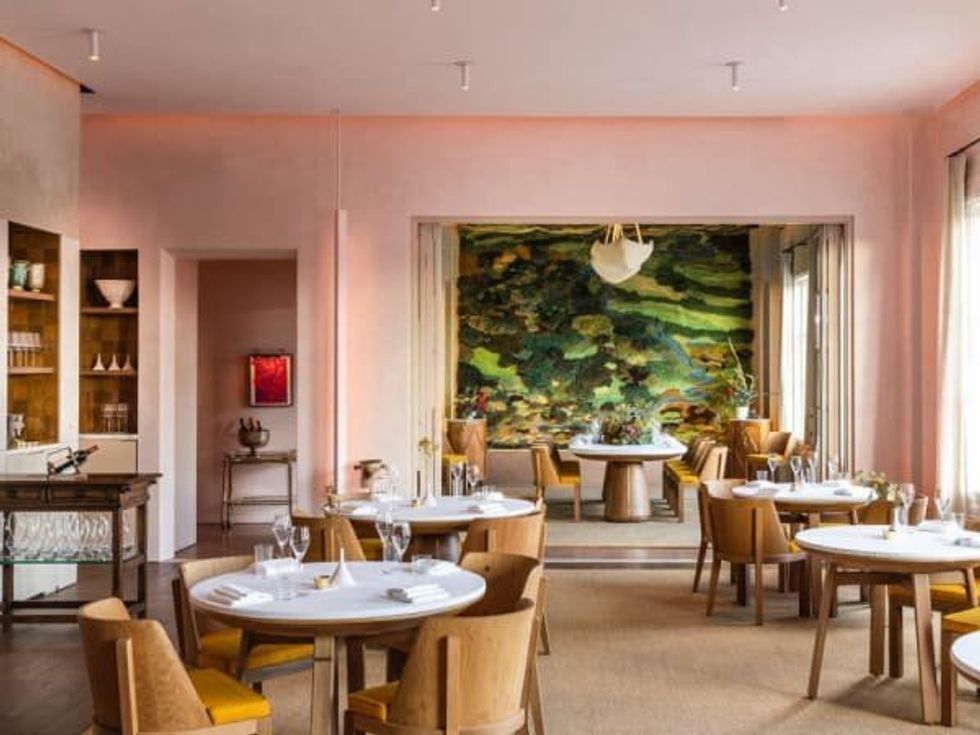 March restaurant dining room