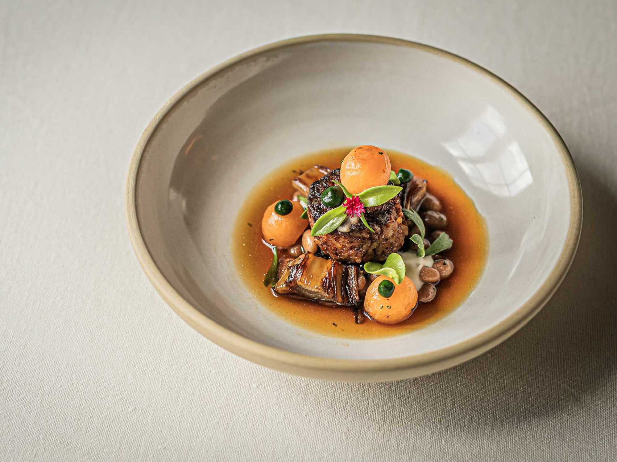 March restaurant Portugal season