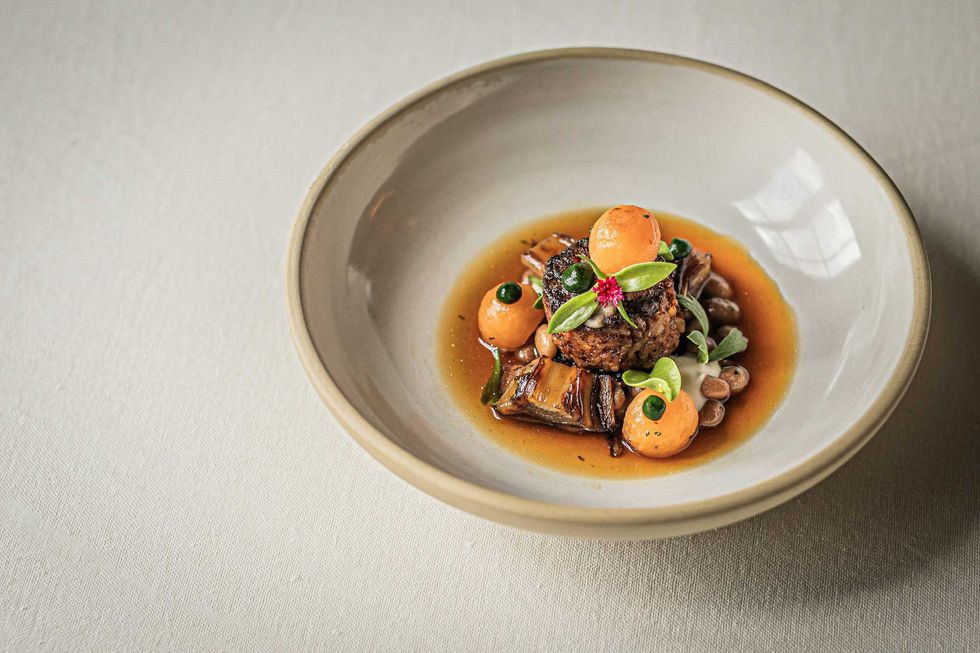 March restaurant Portugal season