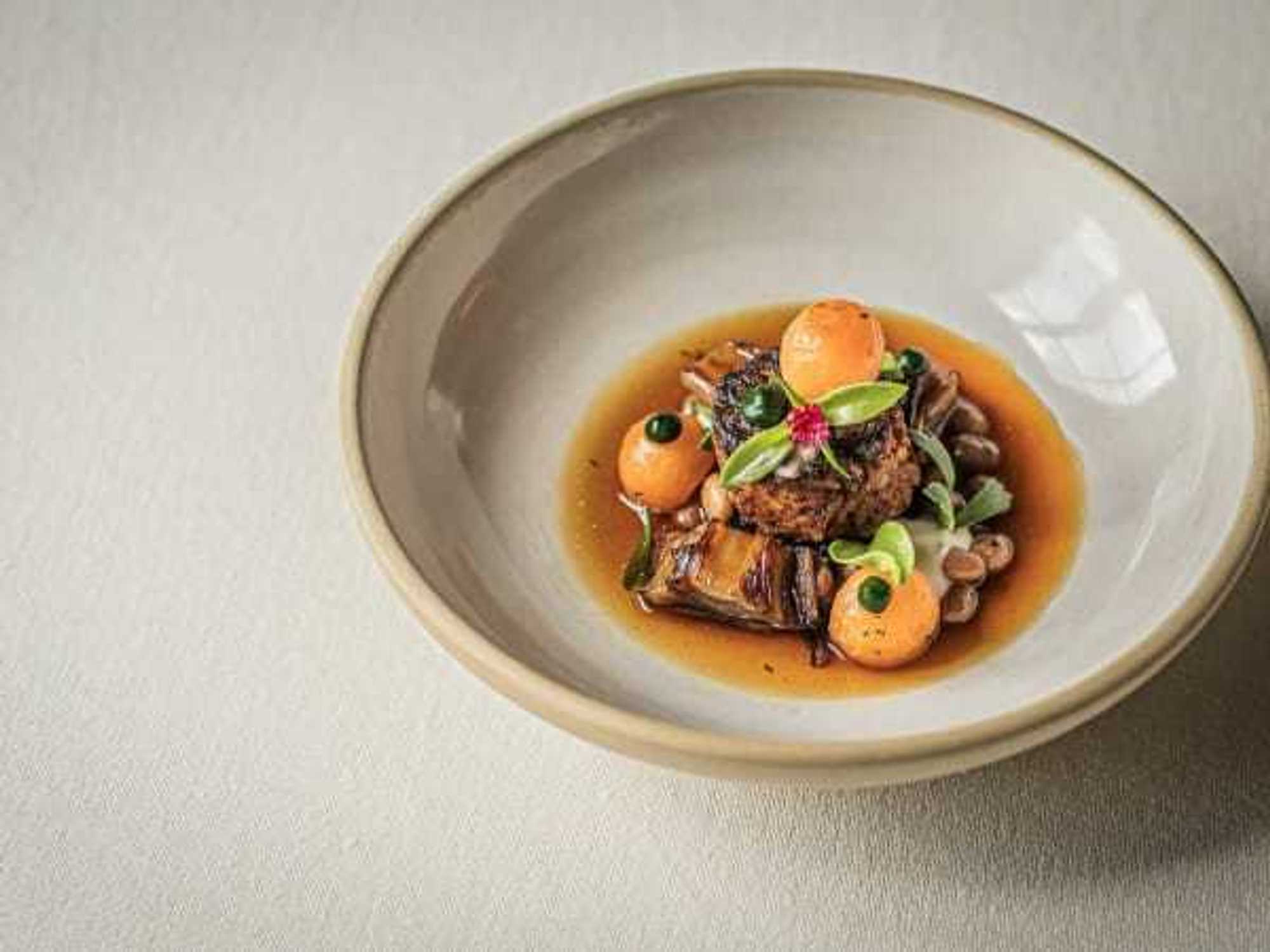 March restaurant Portugal season