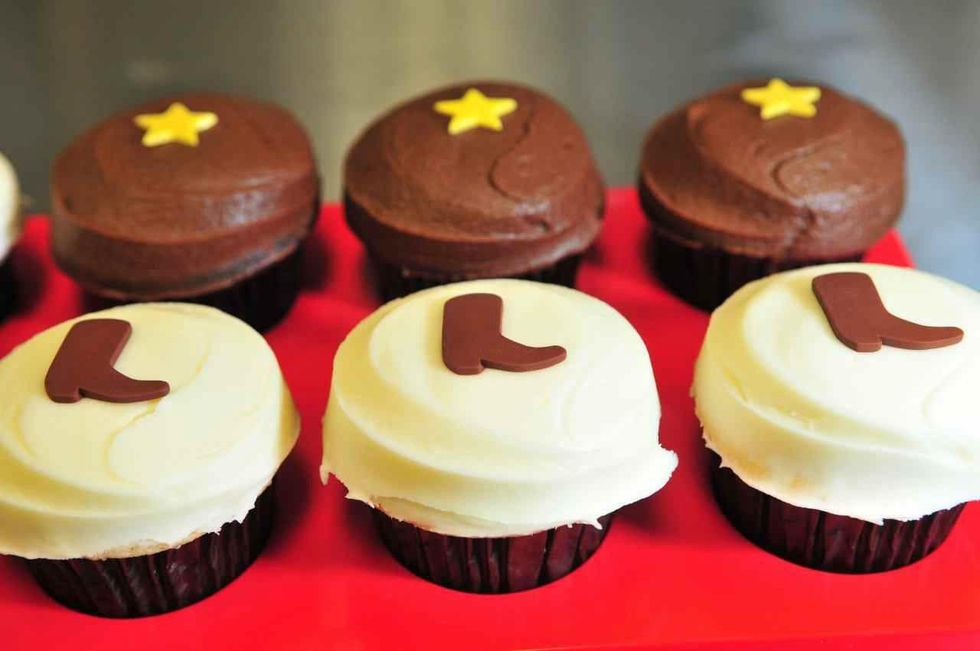 Marene, Rodeo Time, Eat Up, February 2013, Rodeo Box at Sprinkles Cupcakes