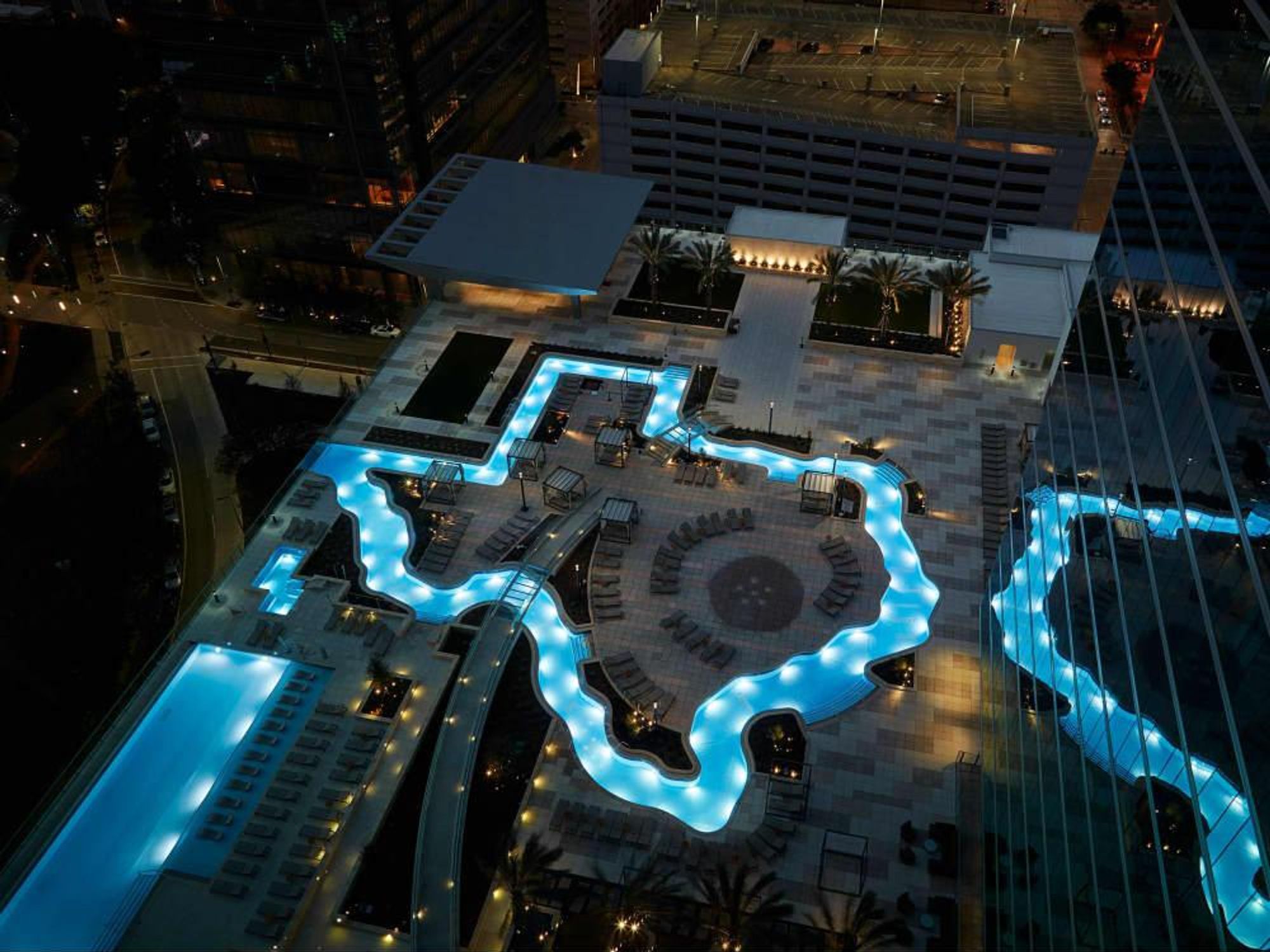 Marriott Marquis Texas-shaped pool