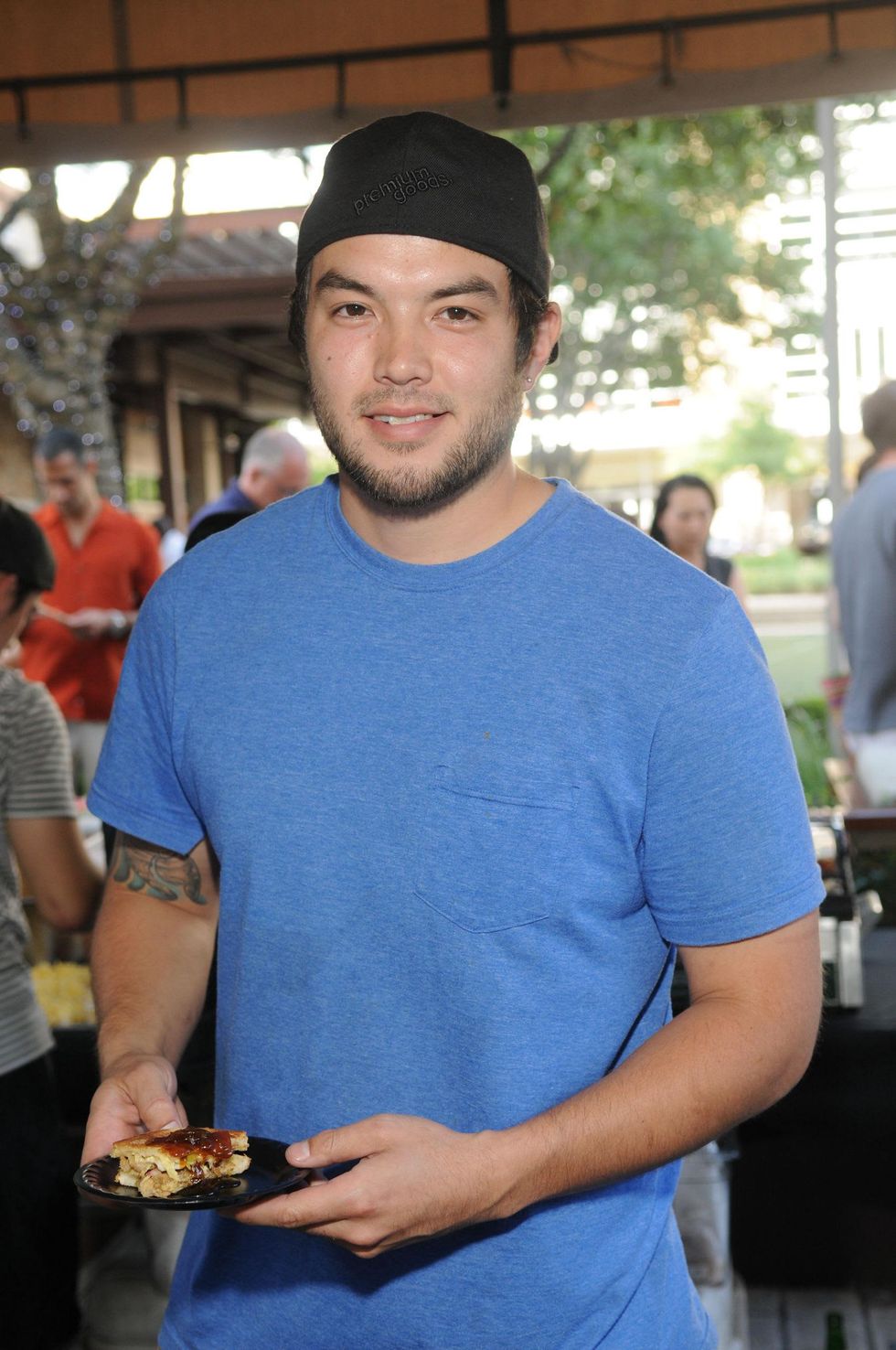 Matthew Pak with winning dish at the Curry Crawl May 2014