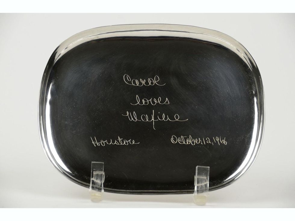 Maxine Mesinger auction October 2013 compact case