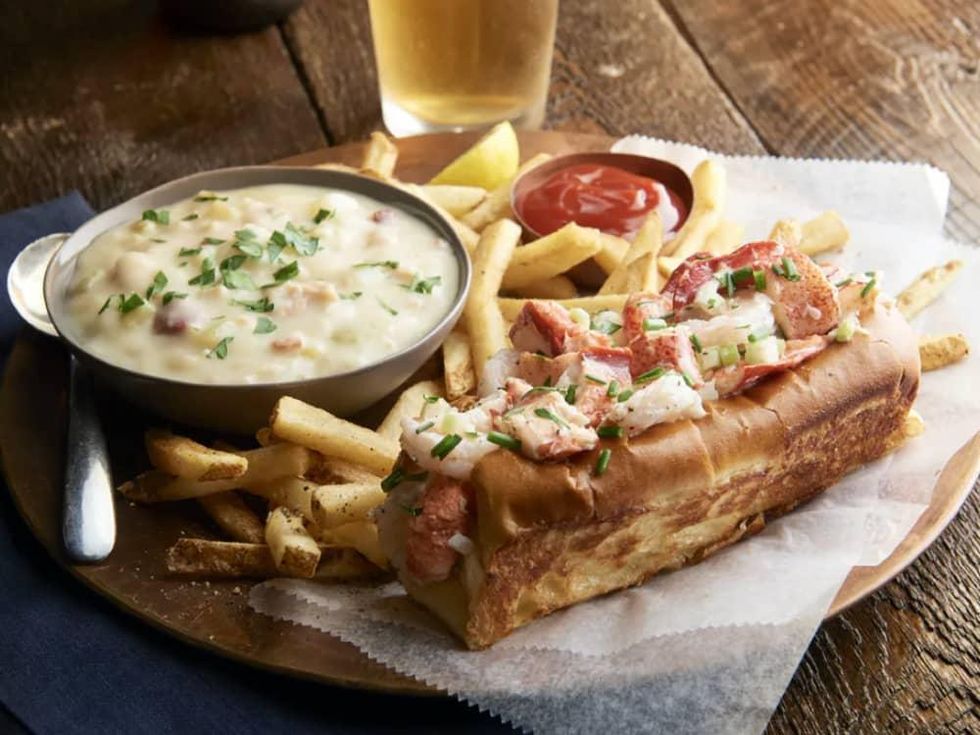 McCormick and Schmick's lobster and shrimp roll