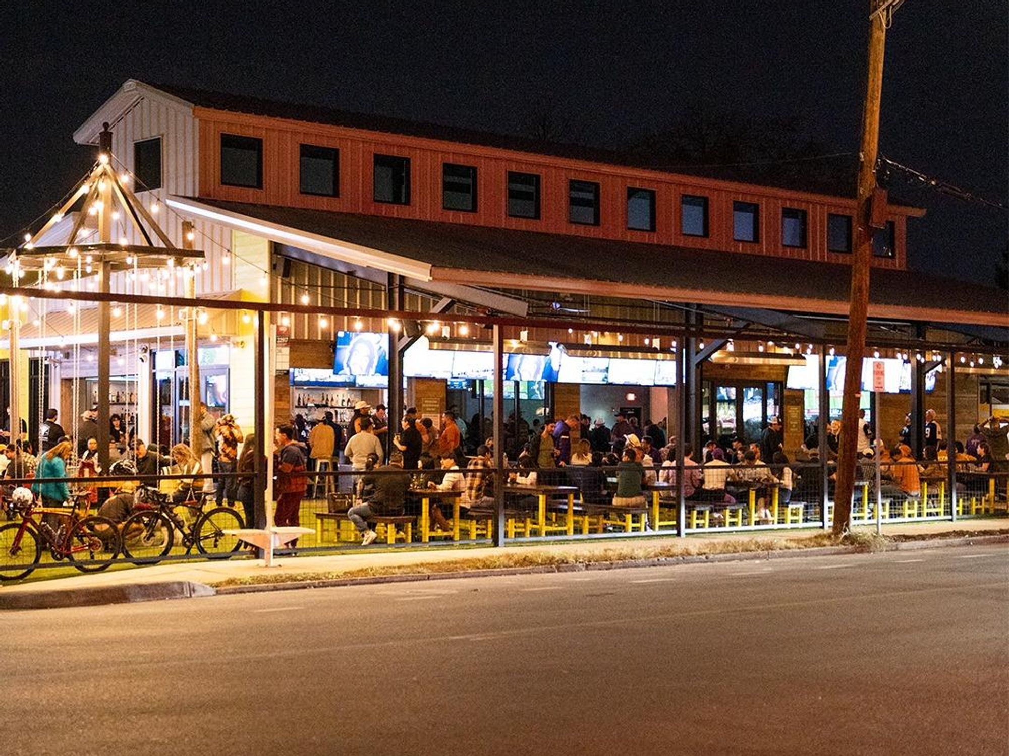 Red-hot Houston bar stirs up the fun in San Antonio with buzzy new Red-hot Houston bar stirs up the fun in San Antonio with buzzy new