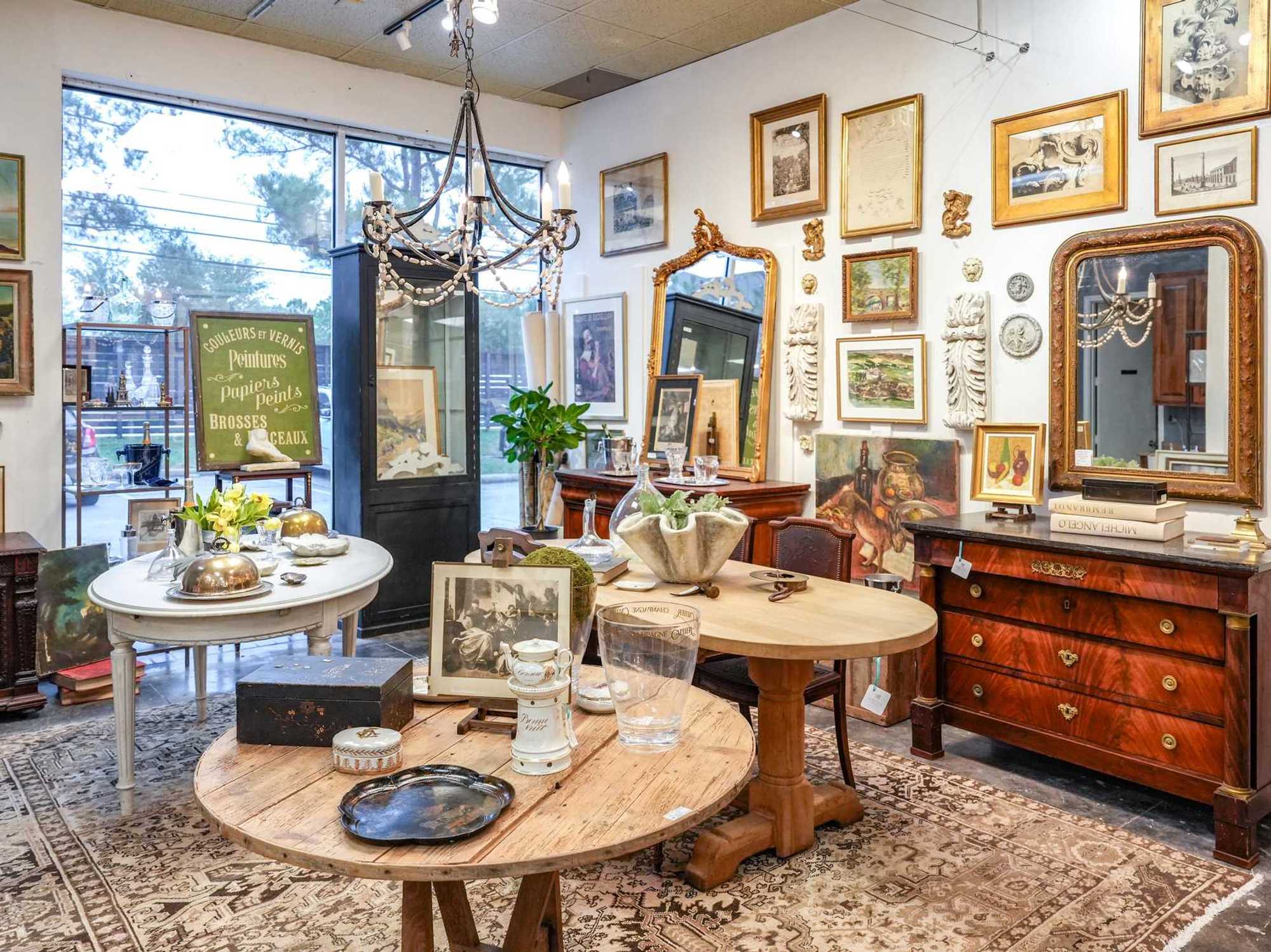 Memorial Antiques and Interiors Laurier Blanc