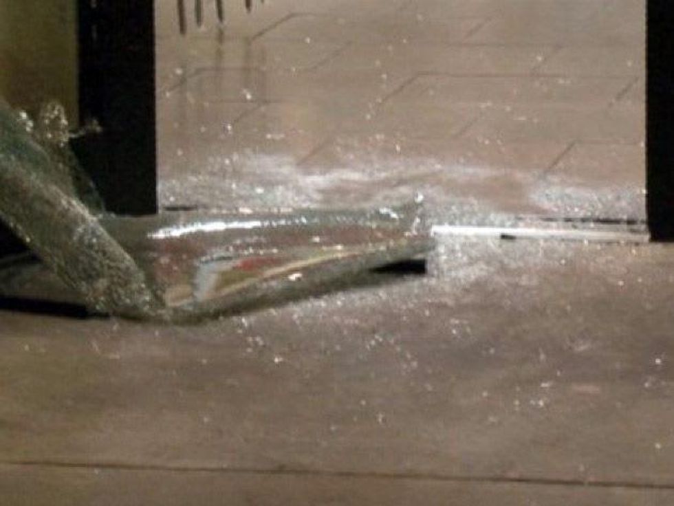 Menchie's, broken glass, March 2013