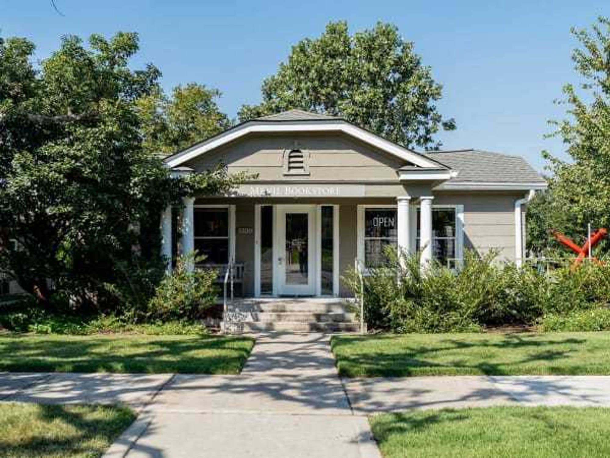 Menil Bookstore exterior