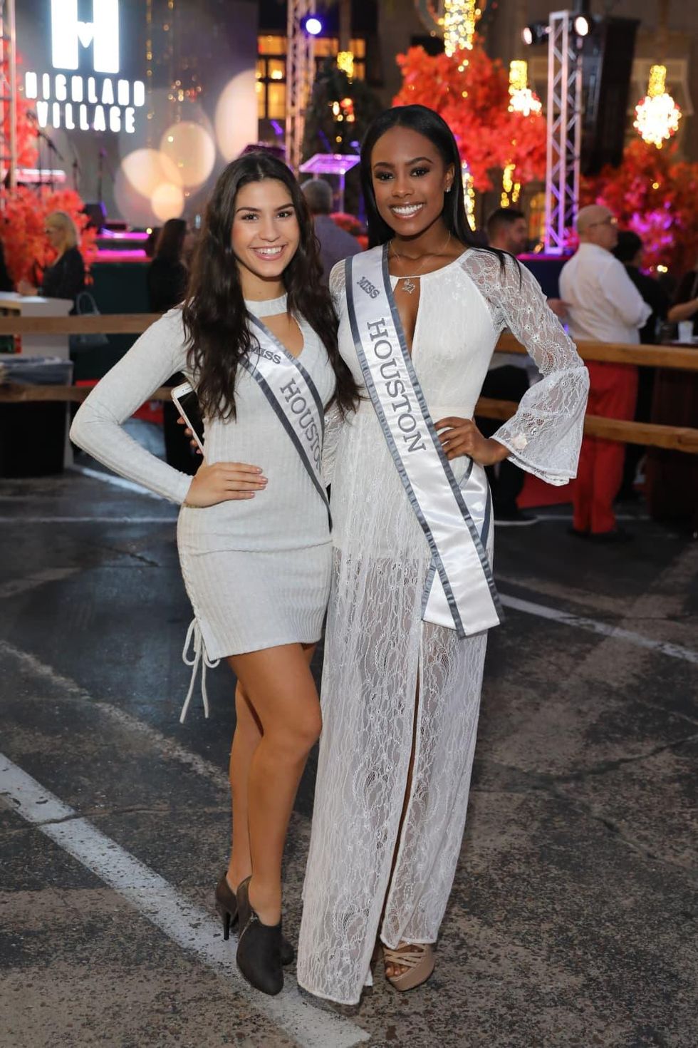 Miss Teen Houston 2017 Yasmine Moussa, Miss Houston Hannah Johannes at Holiday Shopping Card