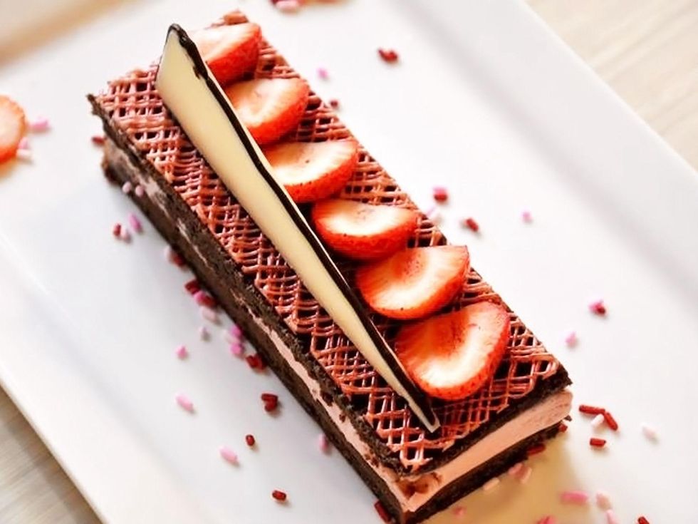 MKT Bar Valentine's Day The Lover chocolate almond sponge cake