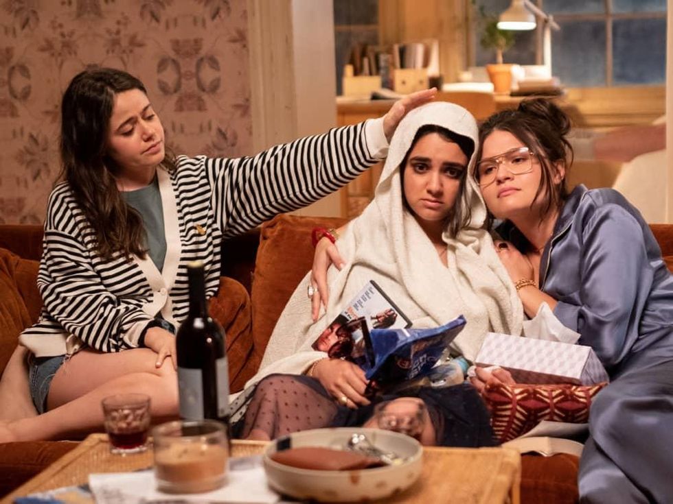 Molly Gordon, Geraldine Viswanathan, and Phillipa Soo in The Broken Hearts Gallery