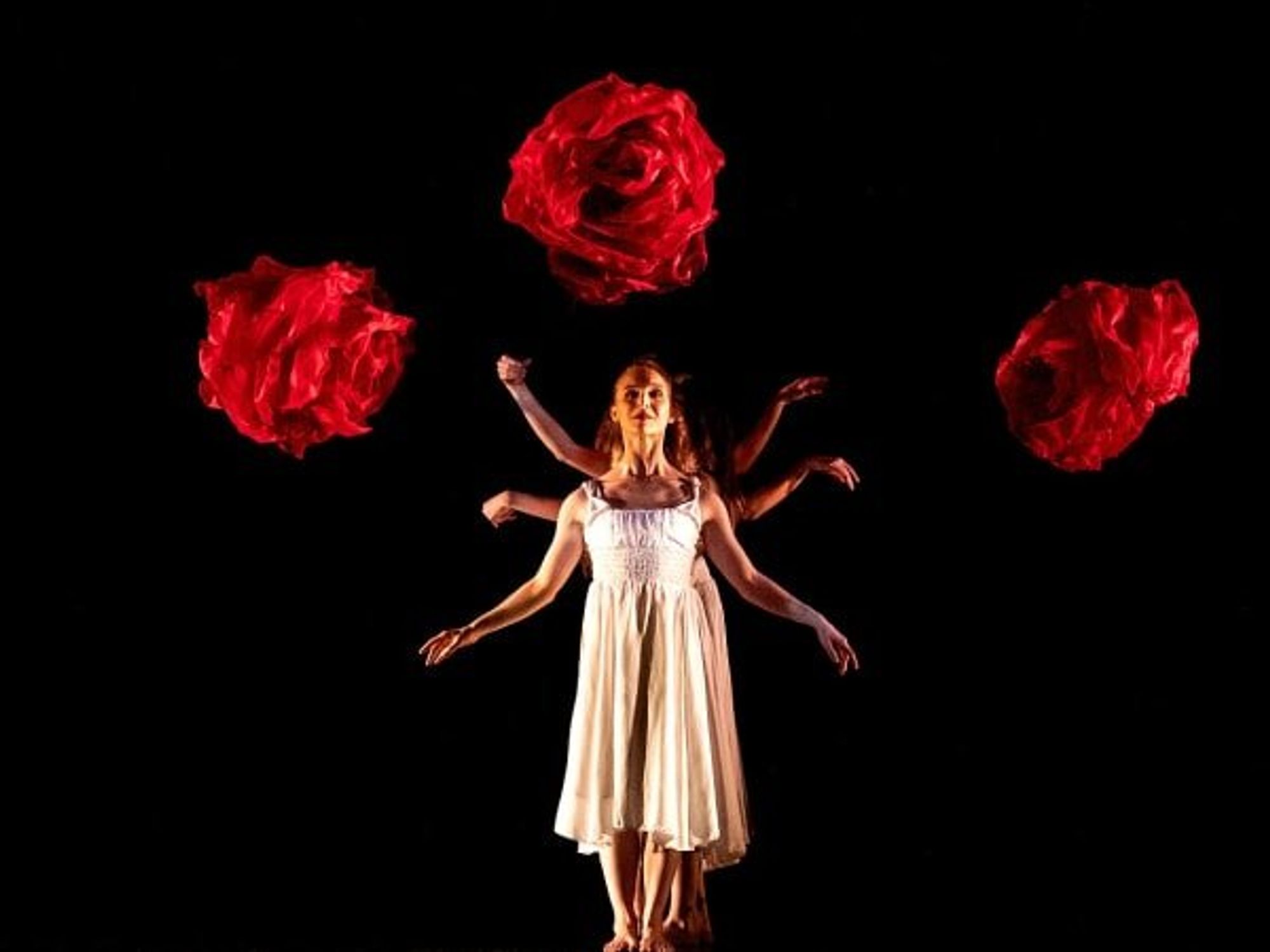 MOMIX Alice woman