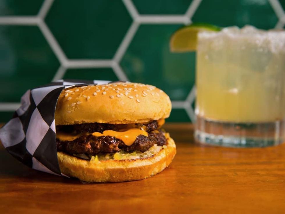 Monkey's Tail cheeseburger