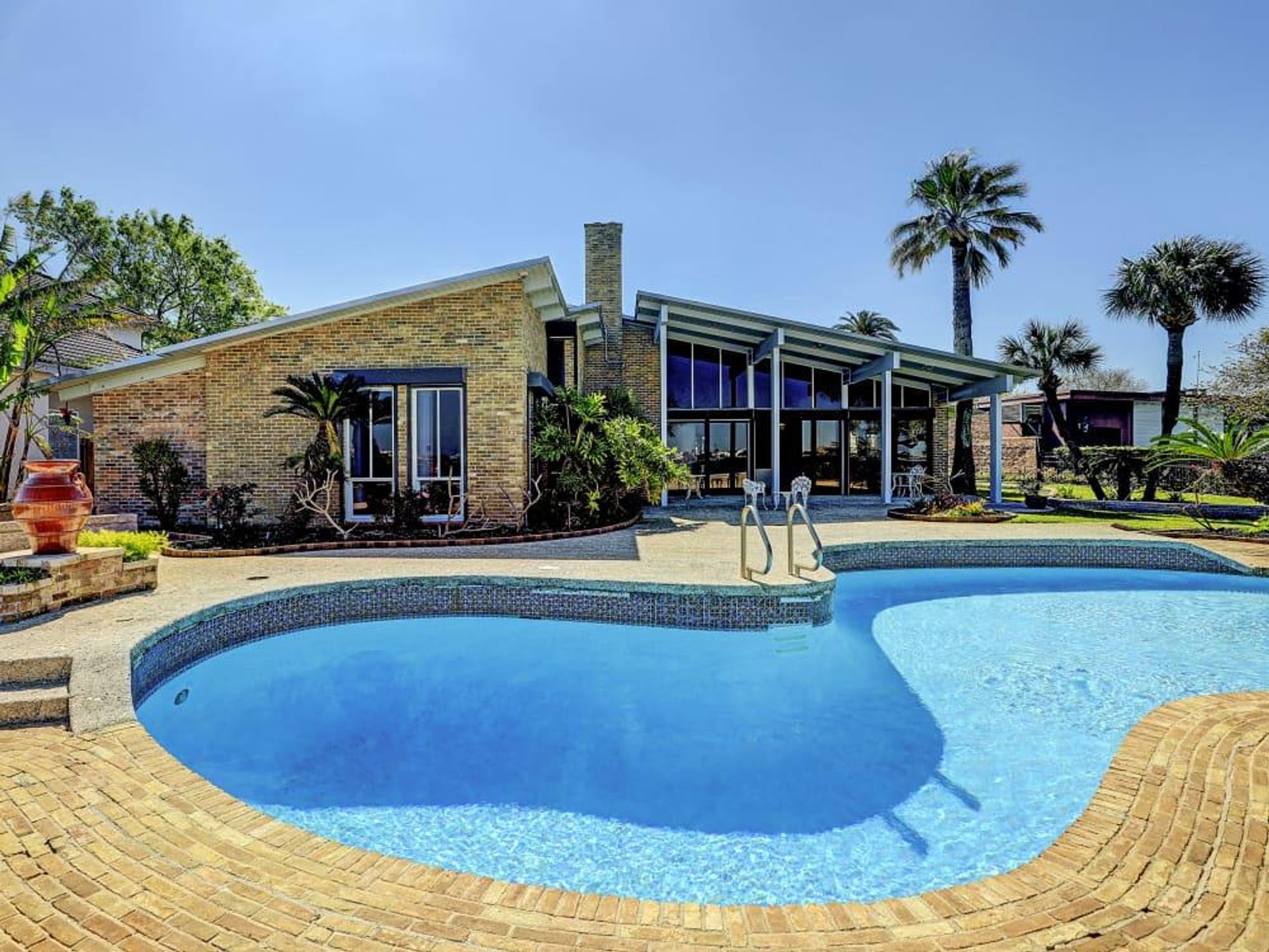 Moody home Galveston Bay 1504 Driftwood