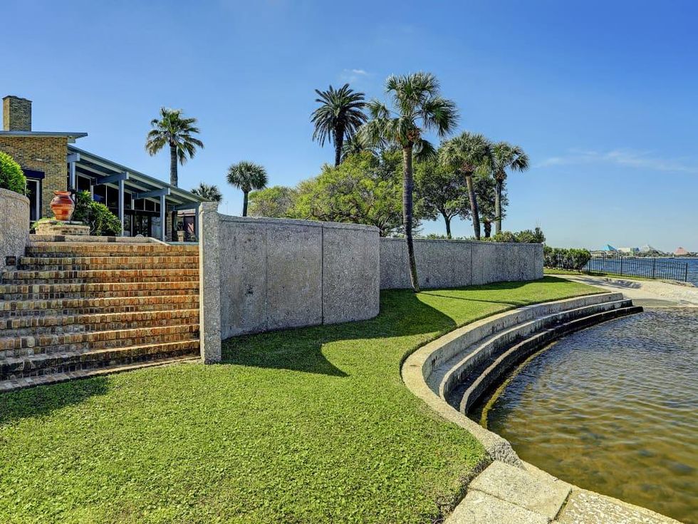 Moody home Galveston Bay 1504 Driftwood