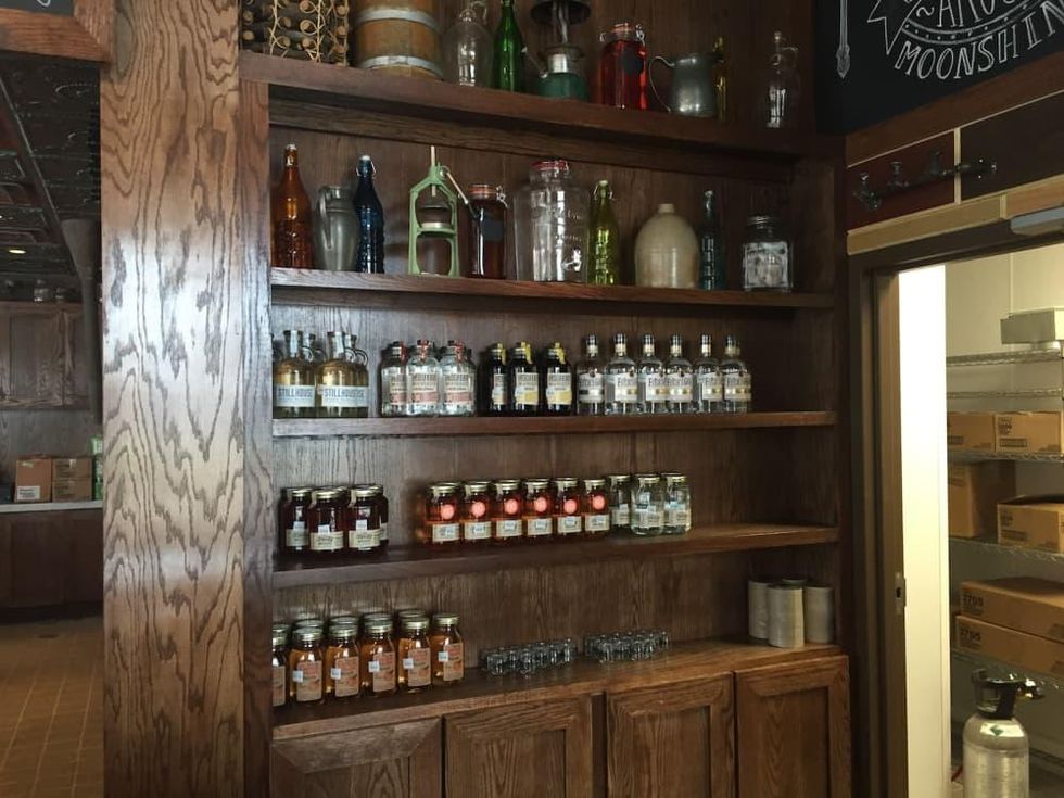 Moonshiners interior
