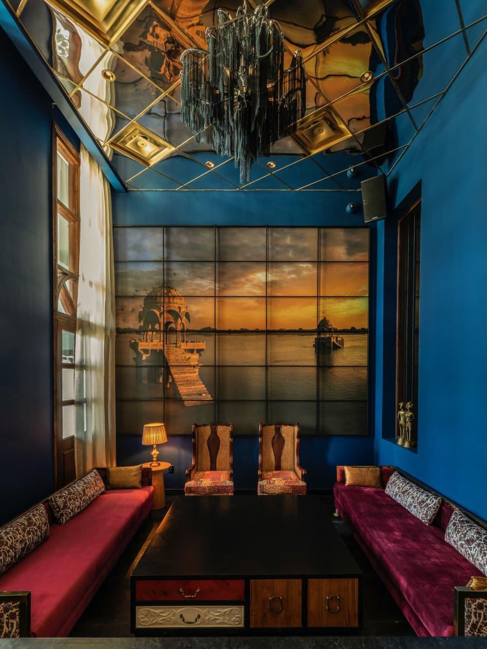 Musaafer diwan lounge