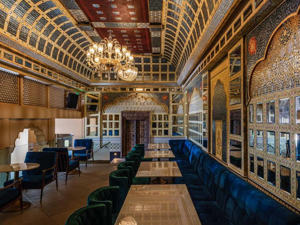 Musaafer Sheesh Mahal