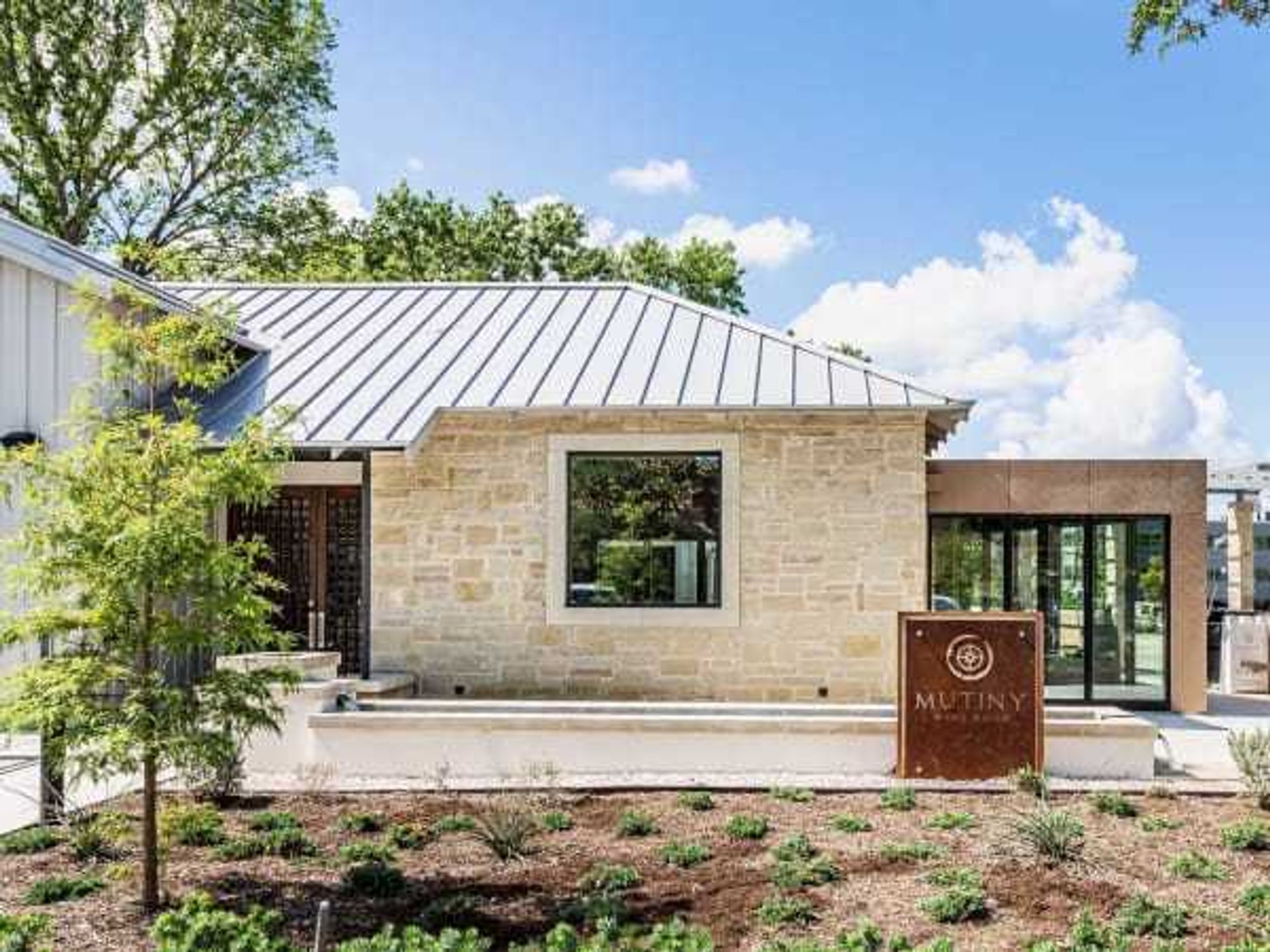 Mutiny Wine Room exterior