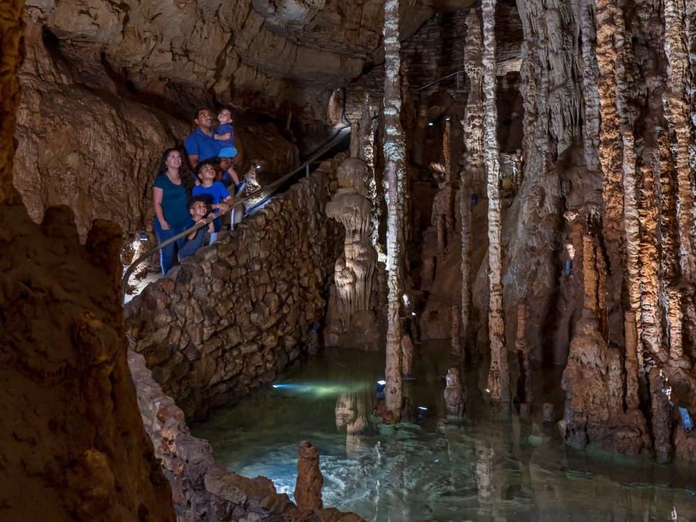 Natural Bridge Caverns