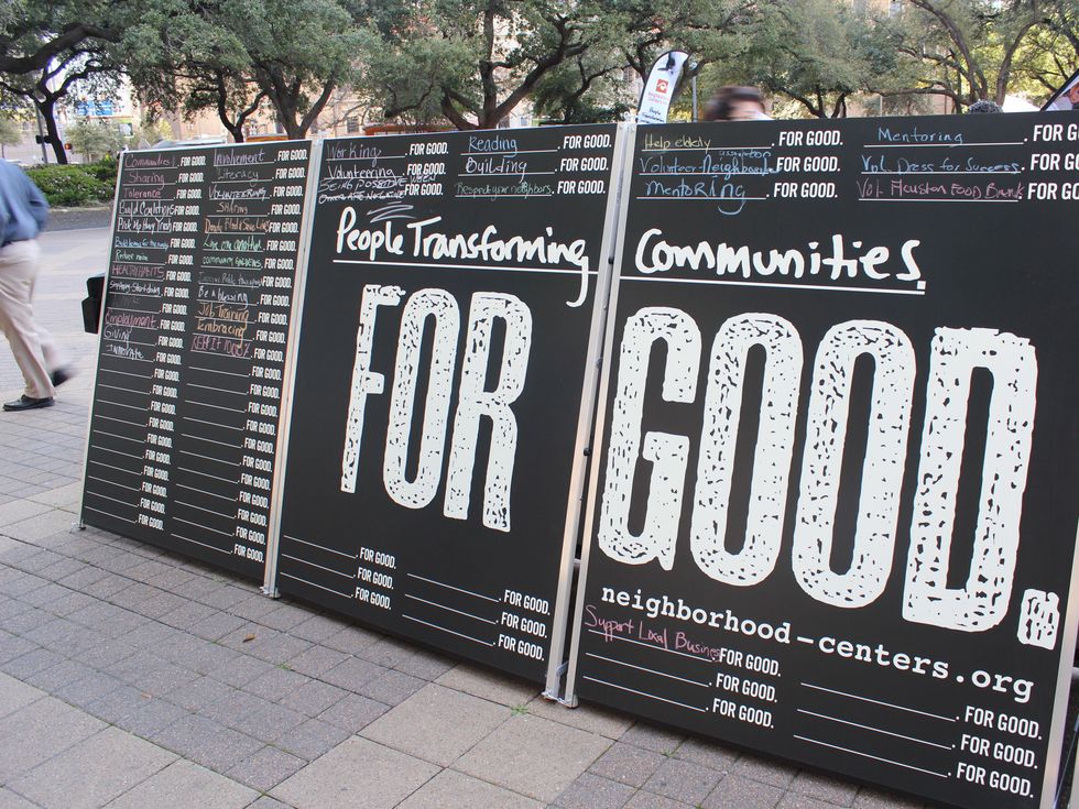 Neighborhood Centers_For Good_volunteer