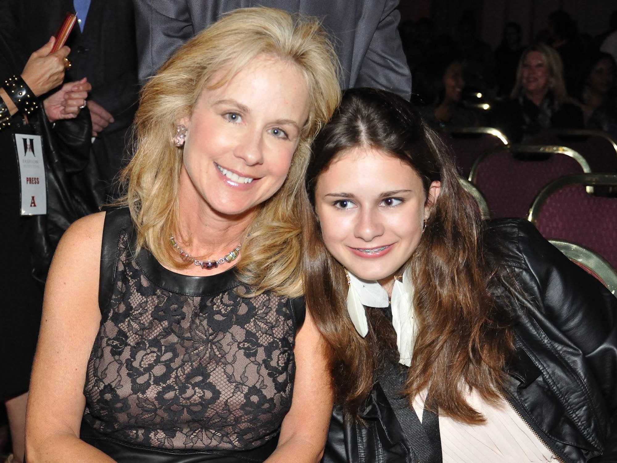 News_020_Fashion Houston_Day 3_October 2011_faces in the crowd_Liz Rotan_Nina Rotan