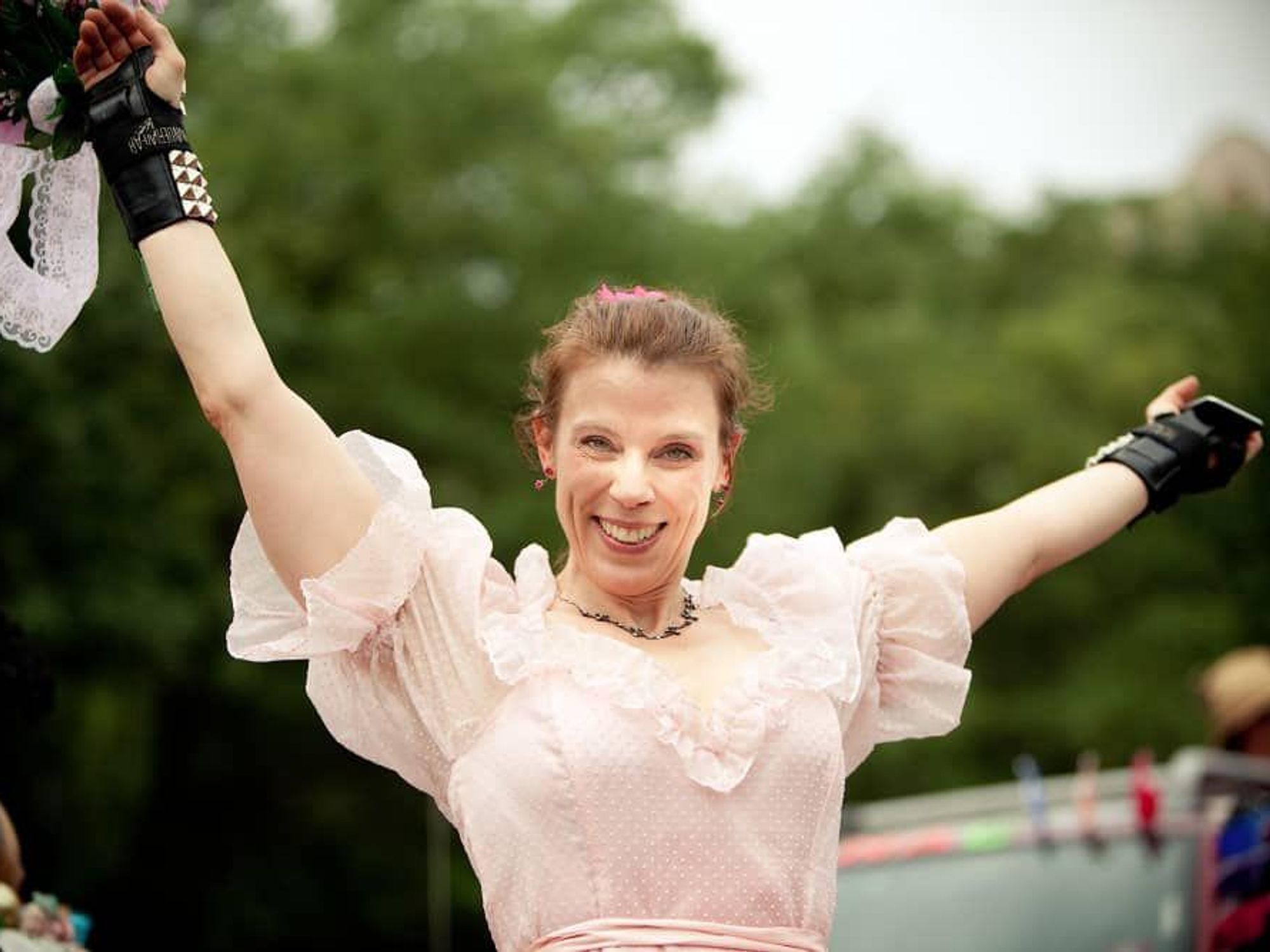 News_Art_Car_Parade_lady_dress