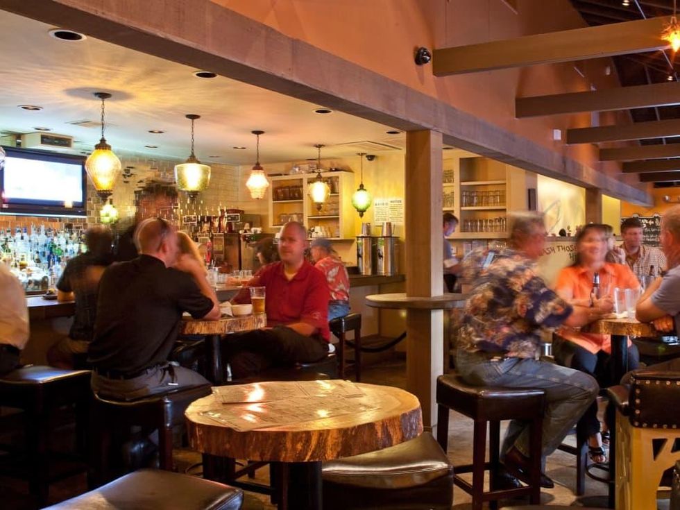 News_Beaver's, interior