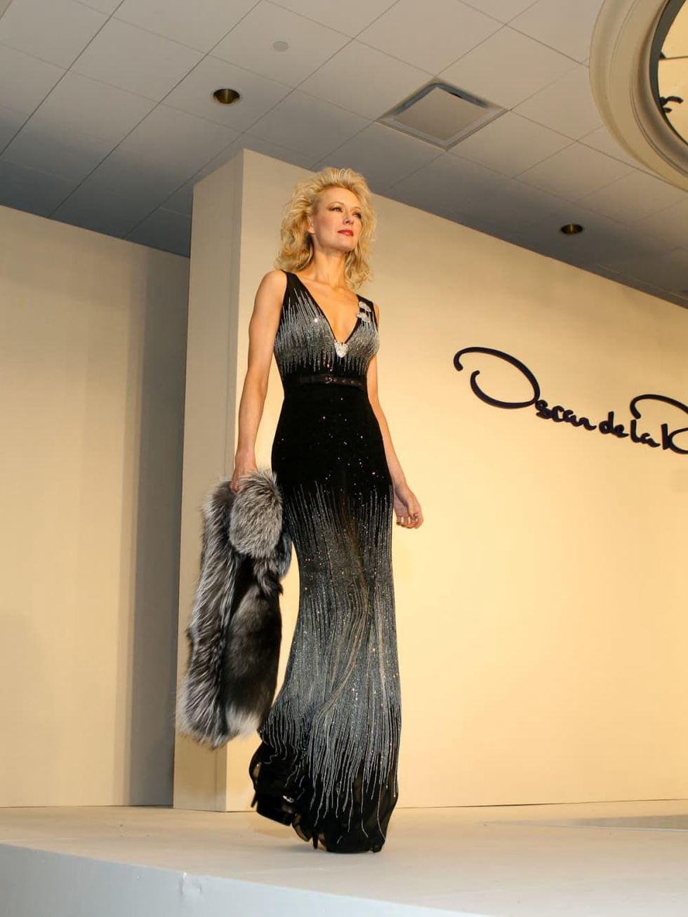 News_Best Dressed luncheon_March 2010_model2_Oscar de la Renta