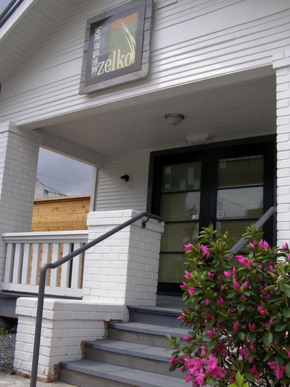 News_Bistro Zelko_entrance