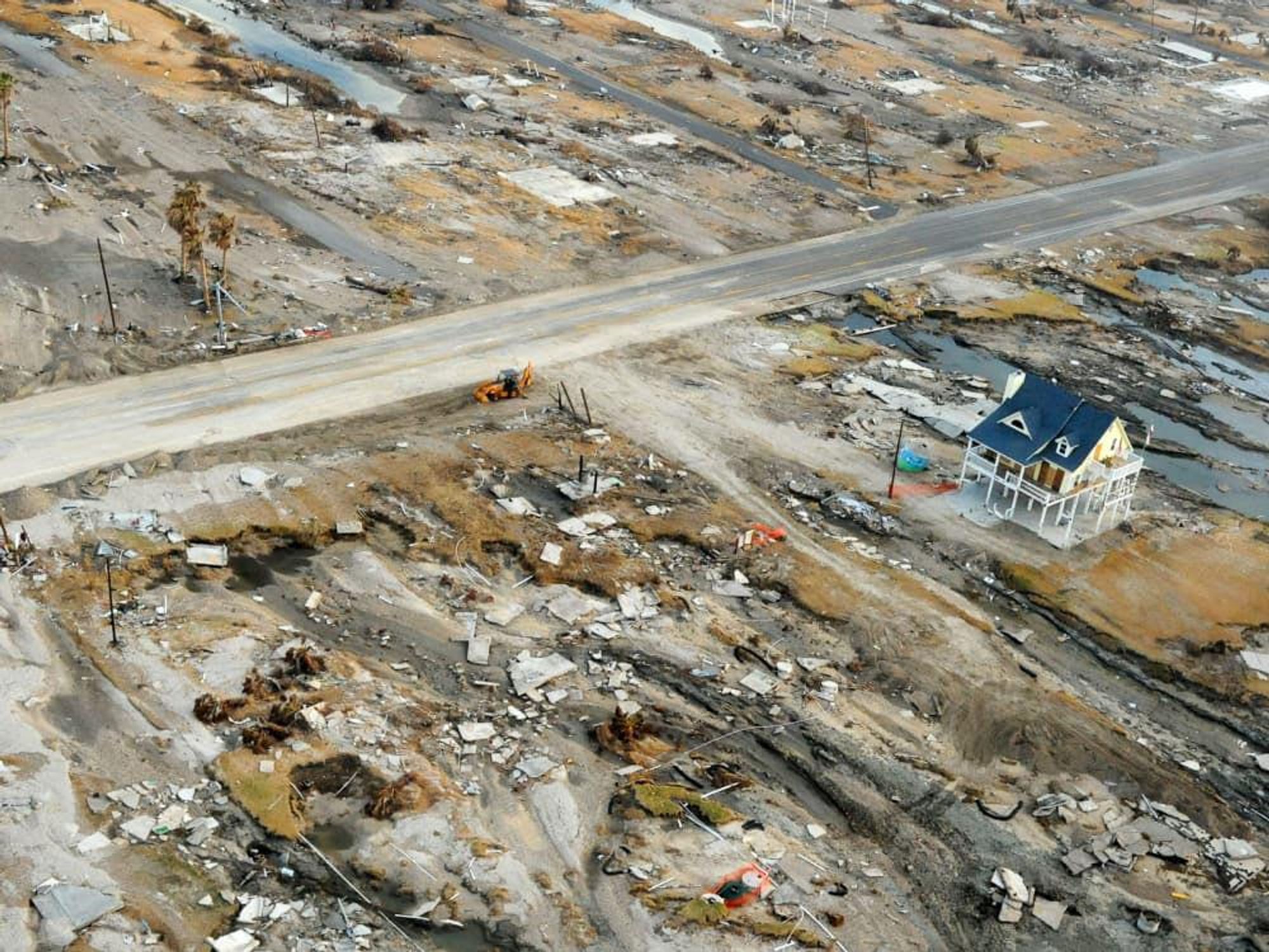 News_Carol Rust_Worst Events of Decade_Dec. 2009_Hurricane_Ike_Gilchrist_damage
