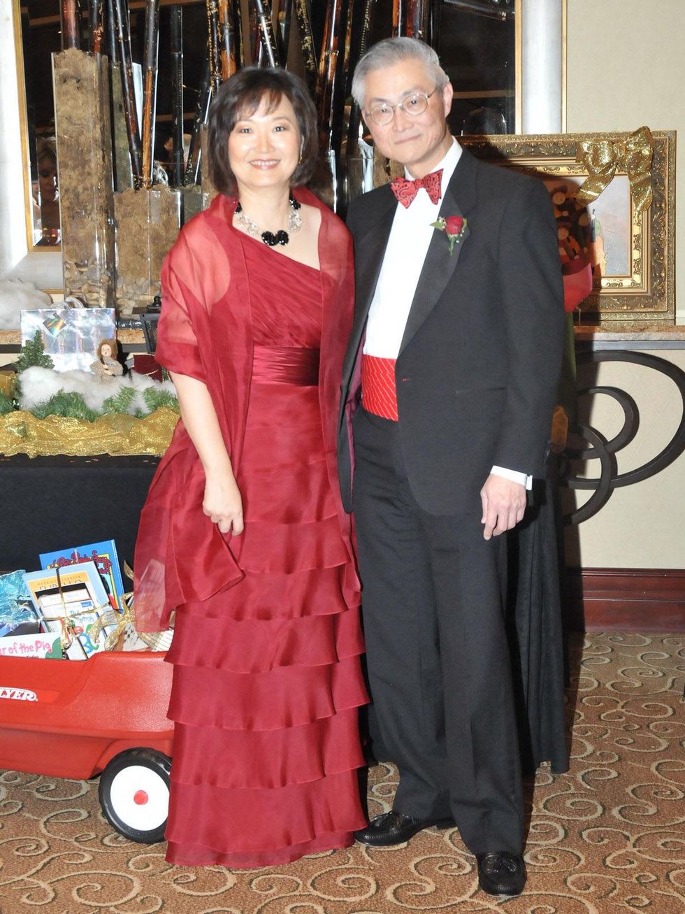 News_Chinese Gala 2010_Theresa Chang_Dr. Peter Chang