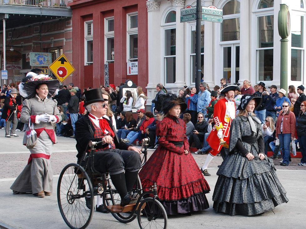 News_Dickens on the Strand_Galveston