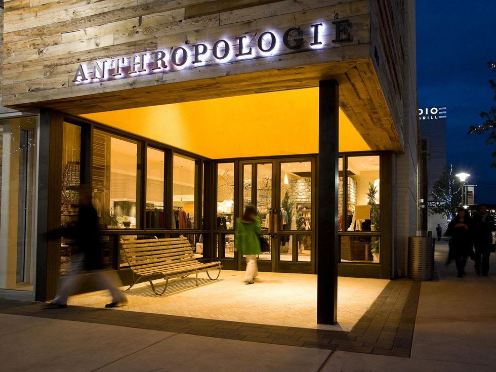 News_Dillon_Anthropologie_exterior
