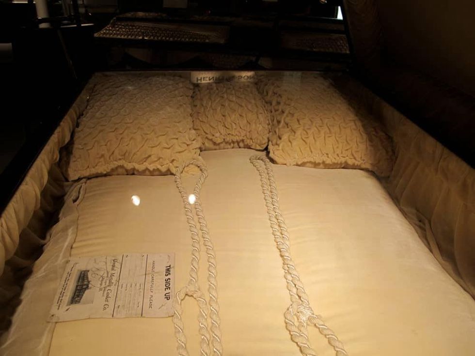 News_Douglas Newman_Funeral_Triple Casket Interior