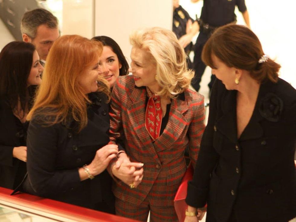 News_Duchess Tea 2009_Sarah Ferguson_Lynn Wyatt_Shelby Hodge