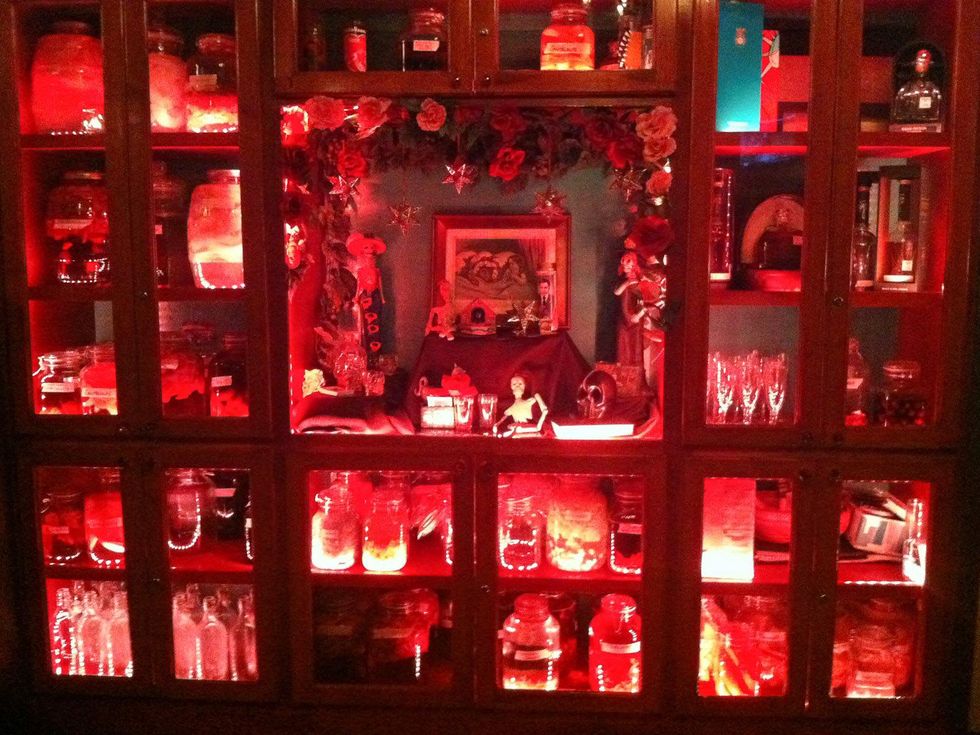 News_El Gran Malo_cabinet