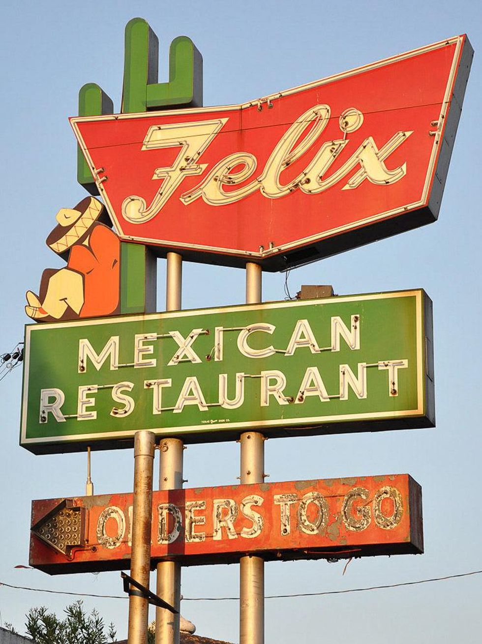 News_Felix_Mexican Restaurant_sign